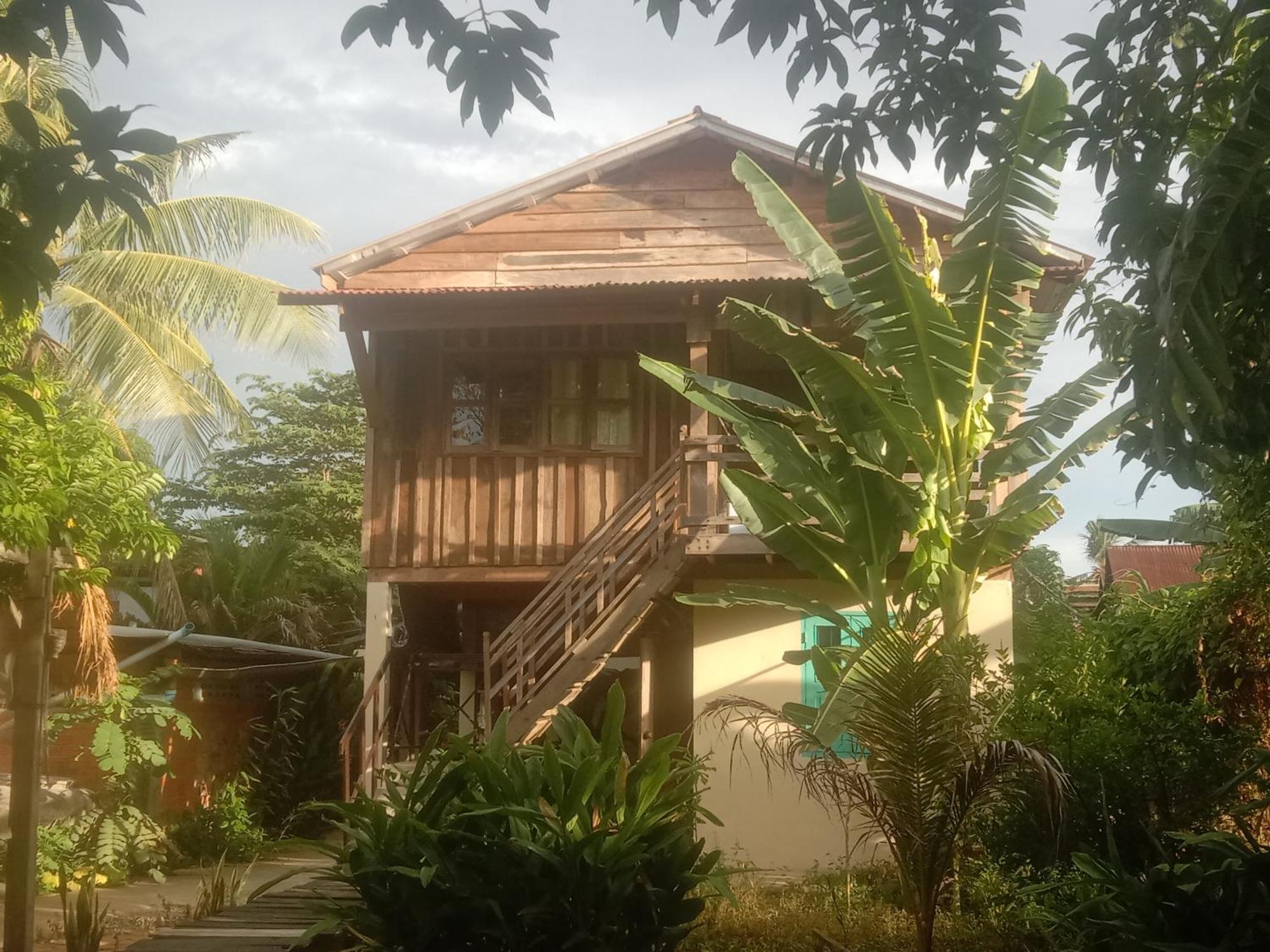 O'Hamok Family Homestay Battambang Exterior photo